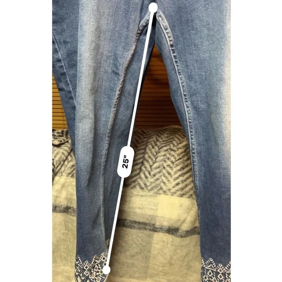 1946 Denim Curvy Cropped Jeans 18W (40" Waist) - Picture 7 of 9